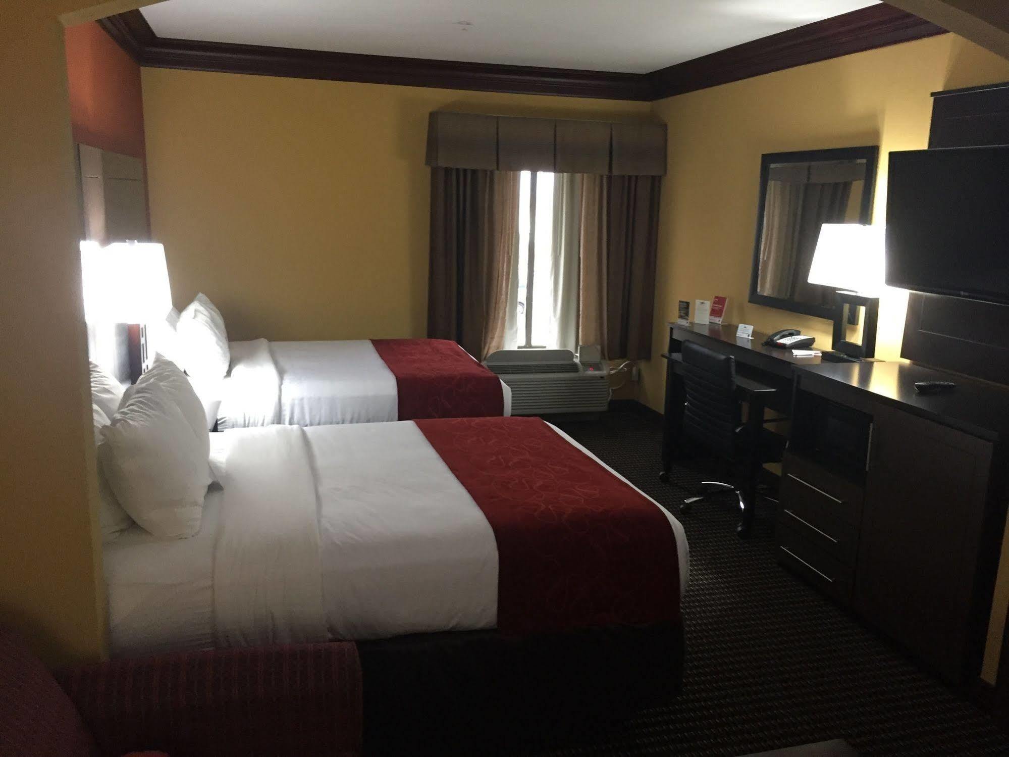 Comfort Suites Lake Jackson Clute Extérieur photo