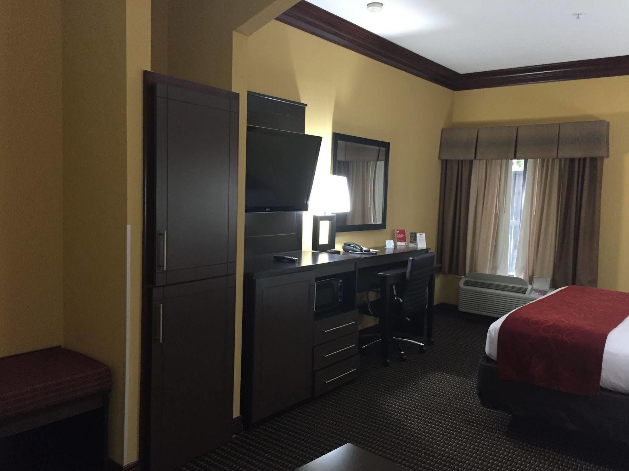 Comfort Suites Lake Jackson Clute Extérieur photo